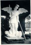 Szent Mihály arkangyal szobra